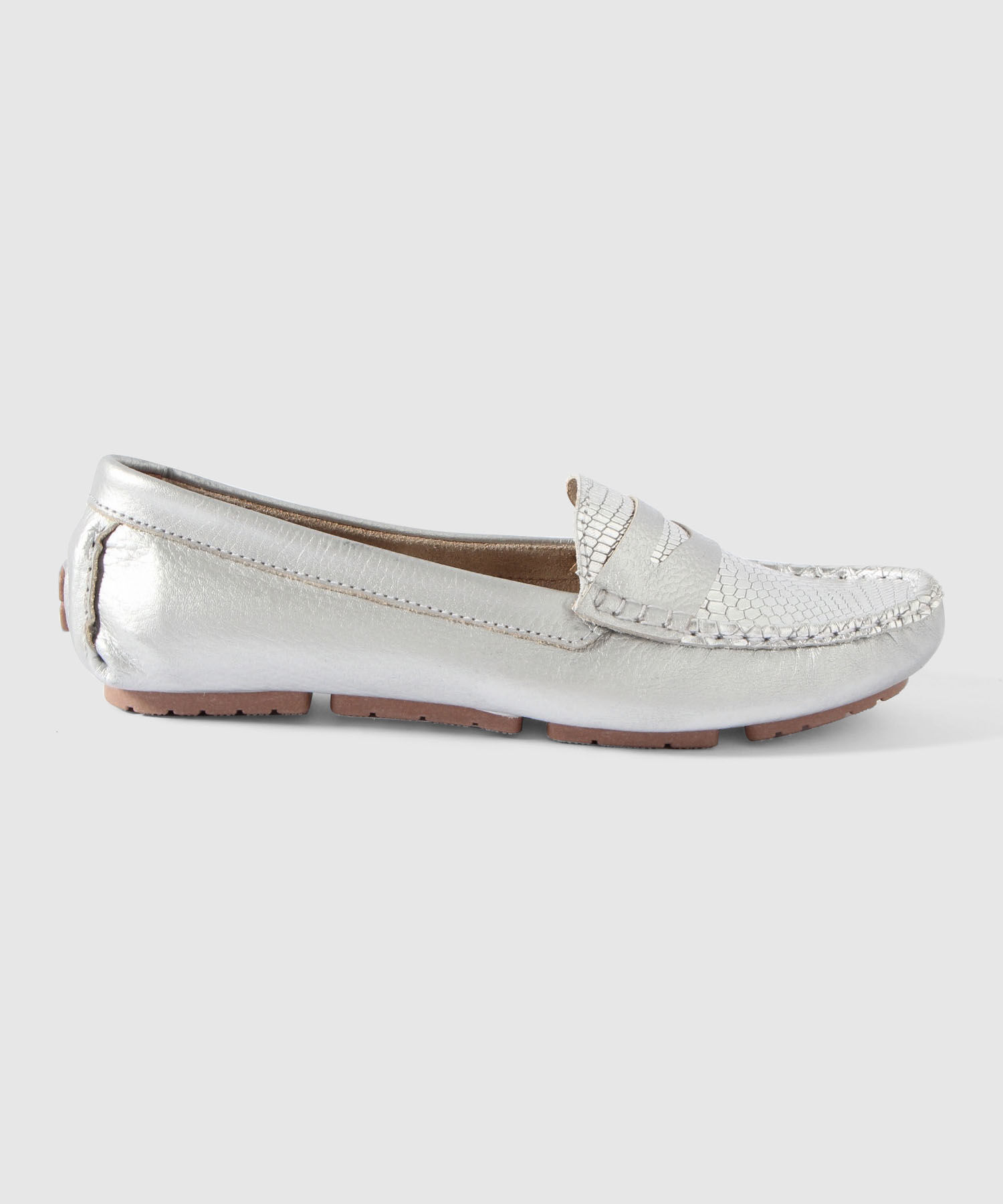 Mocasines con Detalle de Escamas