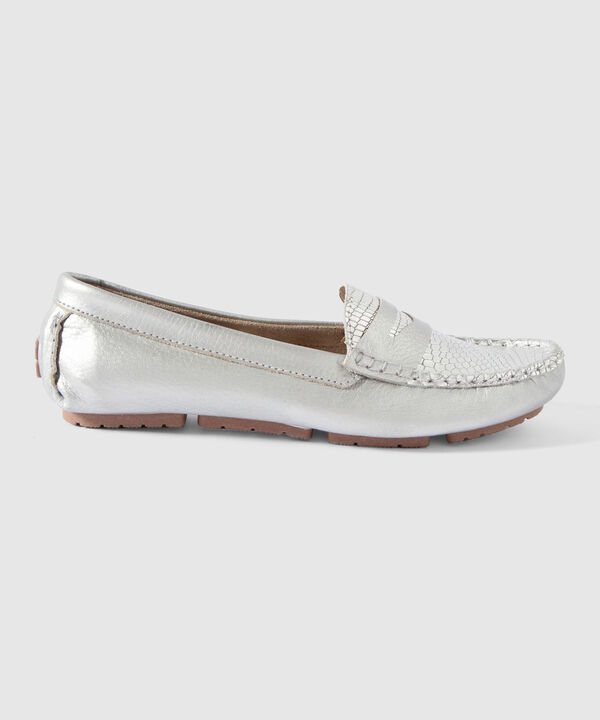 Mocasines con Detalle de Escamas image number null