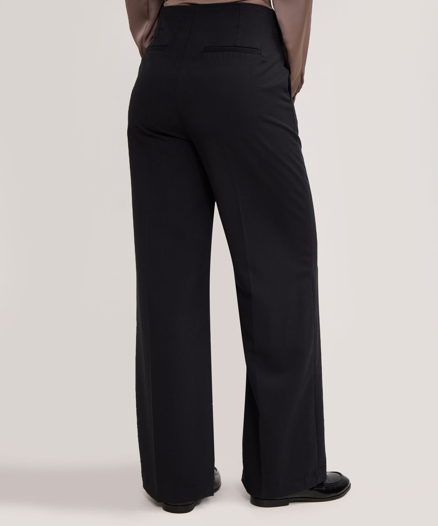 Pantalón Bota Recta Unicolor