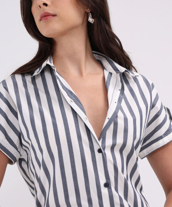 Camisa Con Charretra Preteñida