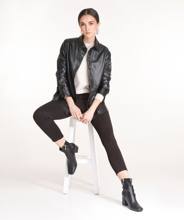 Chaqueta Manga Larga Con Broches Y Cuello Tipo Camisero