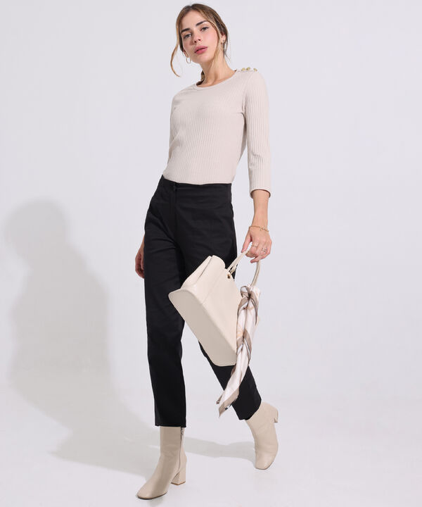 Pantalon Moda Unicolor Tiro Alto Con Pinzas En Delantero, Bota Tubo Y Bolsillos Laterales