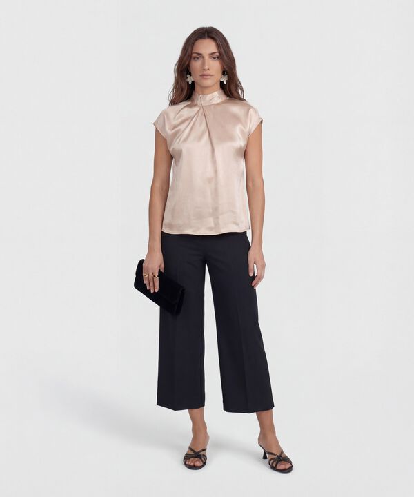 Blusa Manga Corta con Cuello Alto para Mujer