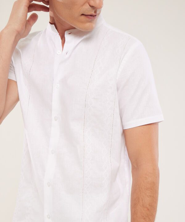 Camisa Guayabera Cuello Neru Bordada En Frente image number null