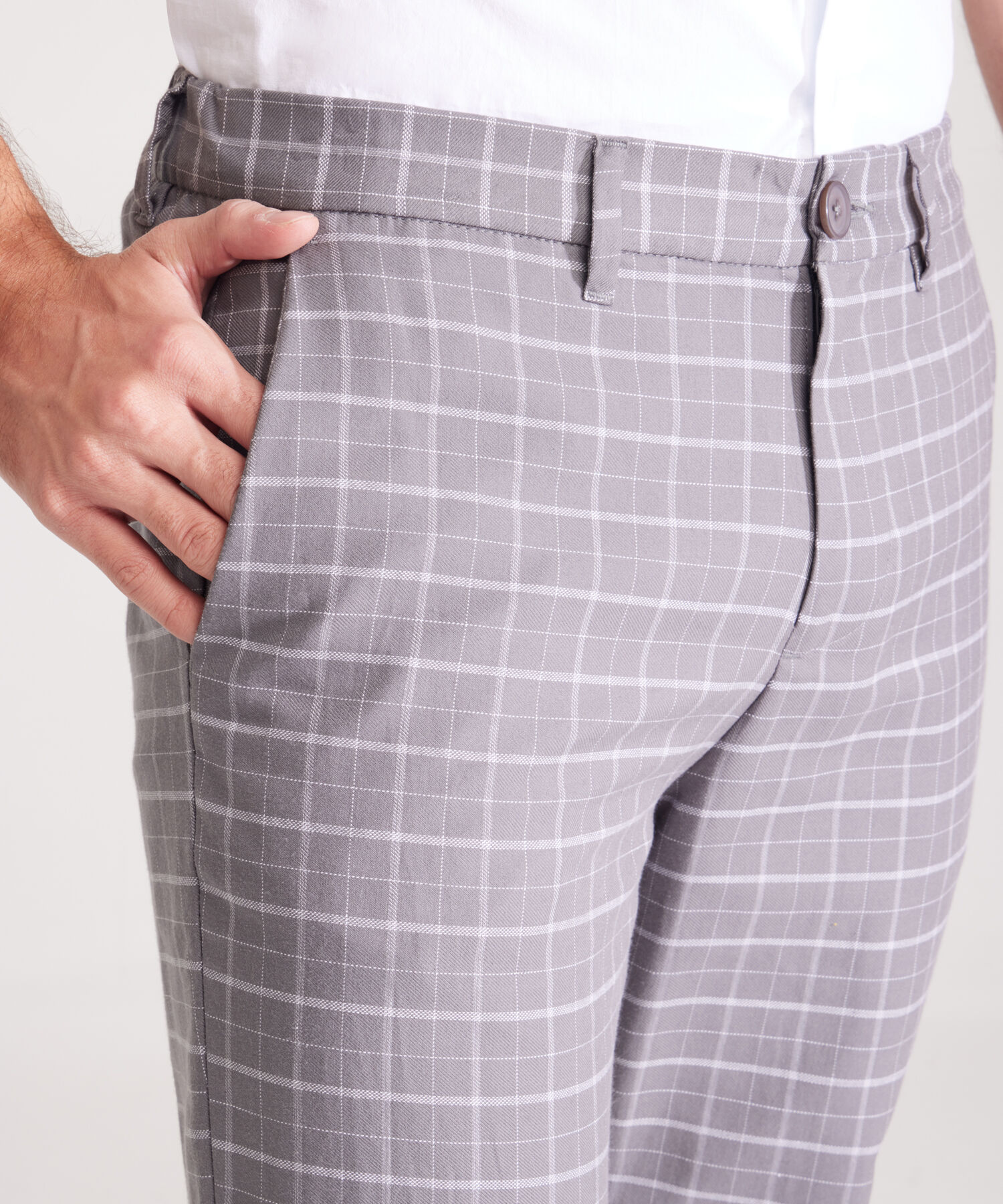 Pantalón Preteñido Chino Con Bolsillos Laterales Pretina Trasera Encauchada, Slim Fit