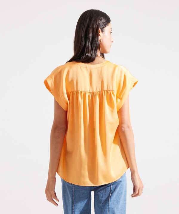 Blusa Manga Corta con Cuello Mao image number null