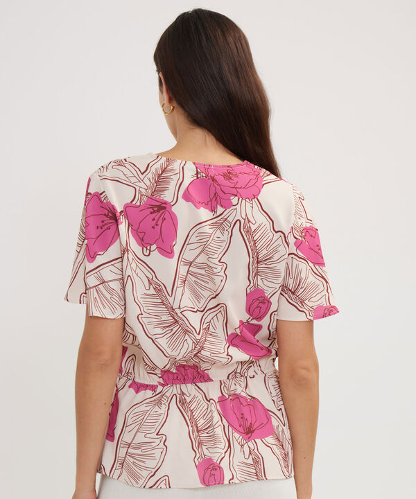 Blusa Estampada, Con Multiagujas En Escote