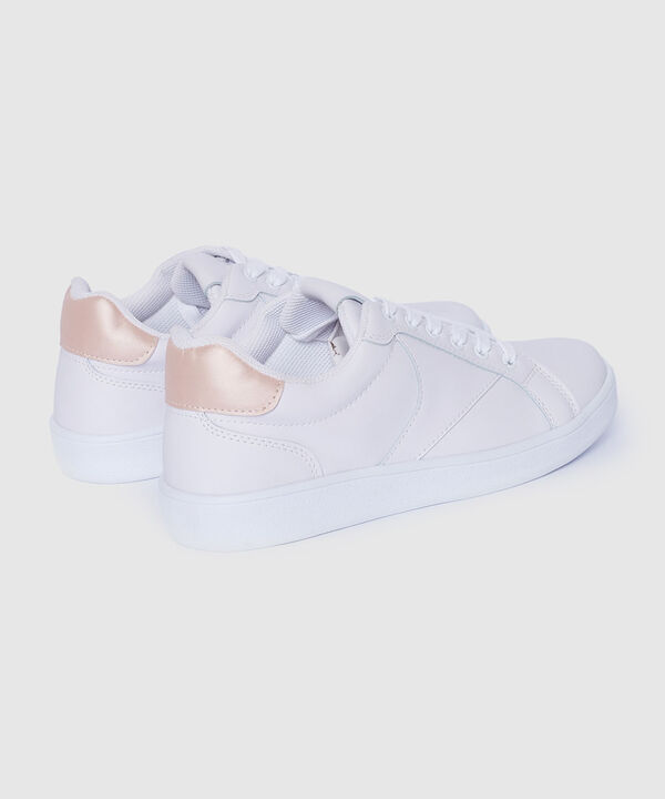 Tenis