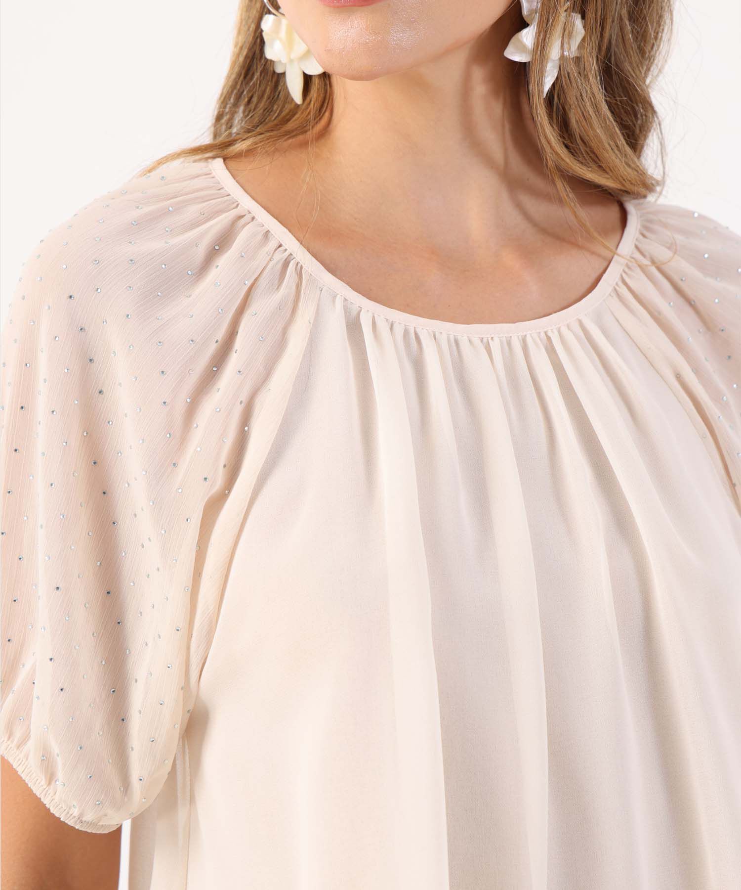 Blusa De Silueta Fluida Con Escote Fruncido