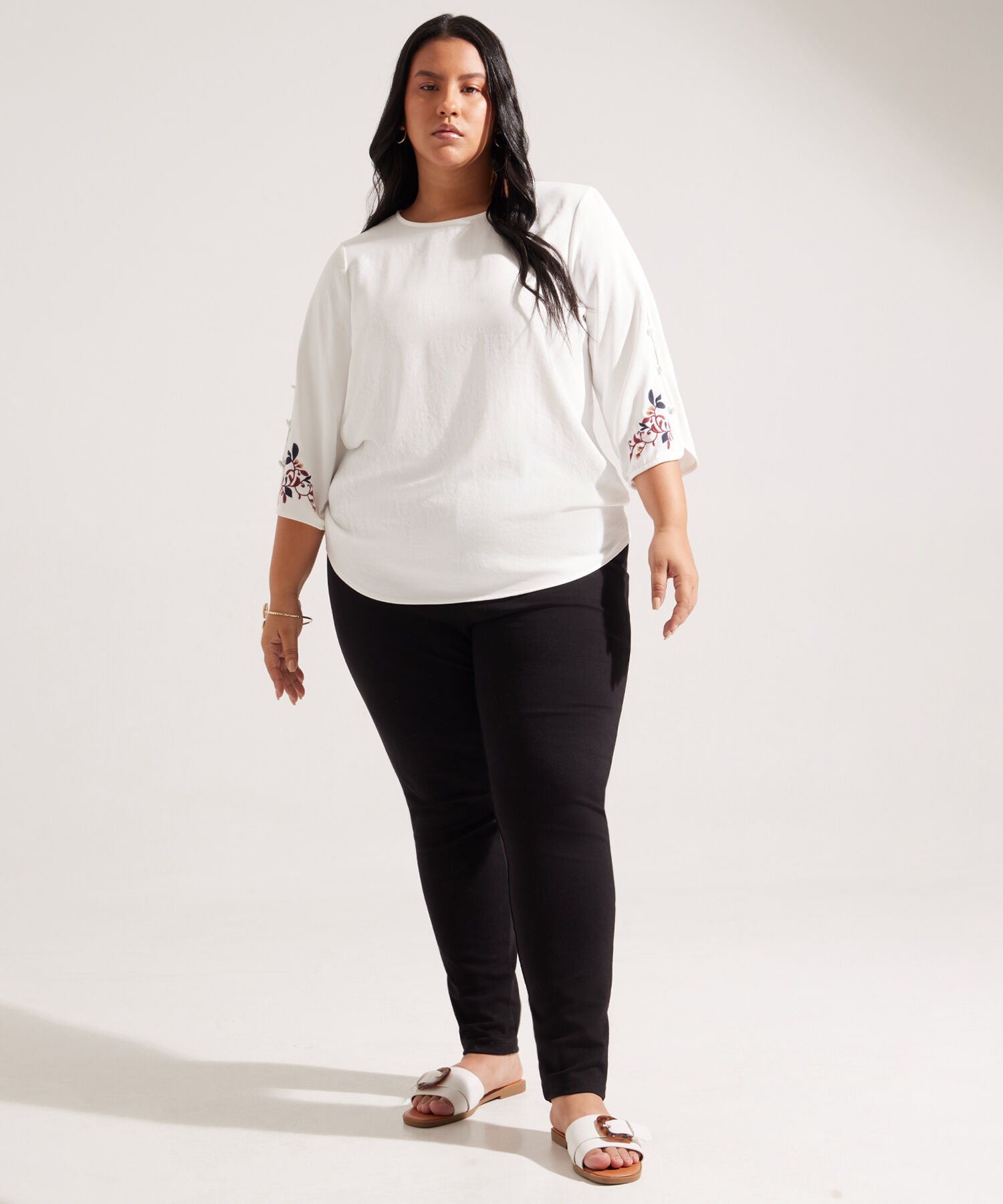 Blusa Manga ¾ Con Bordado