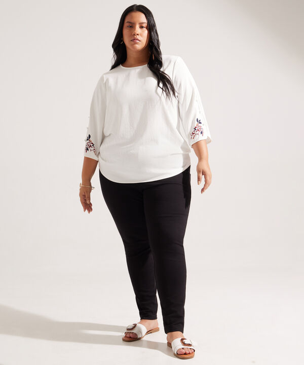 Blusa Manga ¾ Con Bordado