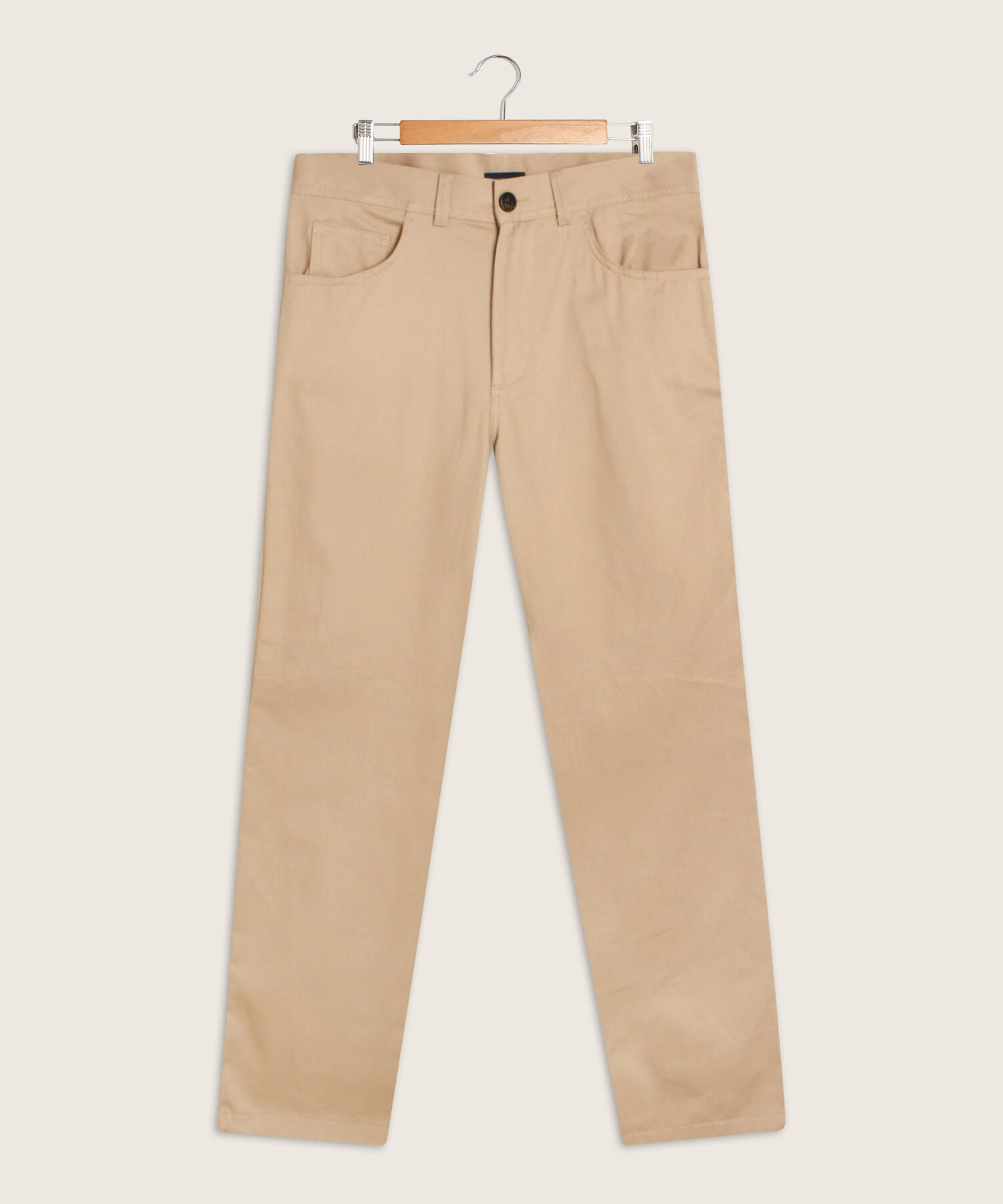 Pantalón Unicolor 5 Bolsillos Regular Fit.
