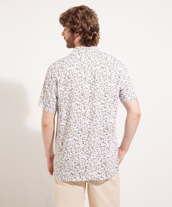 Camisa Cuello Resort Estampada Con Bordado En Frente