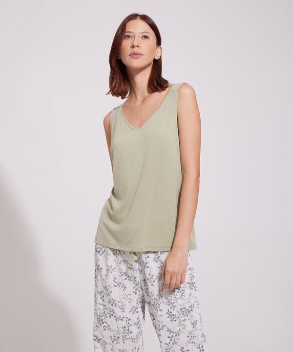 Pijama Set Camiseta Manga Sisa Y  Pantalón Capri Estampado