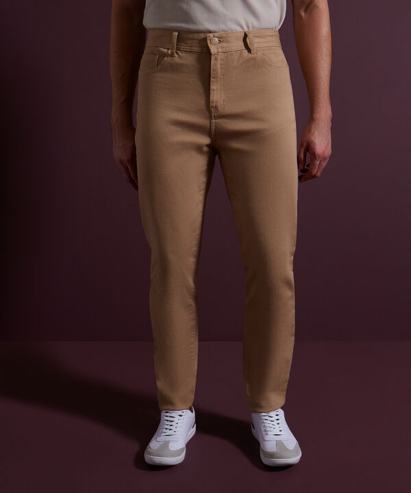 Pantalón 5 Bolsillos Unicolor Esencial image number null