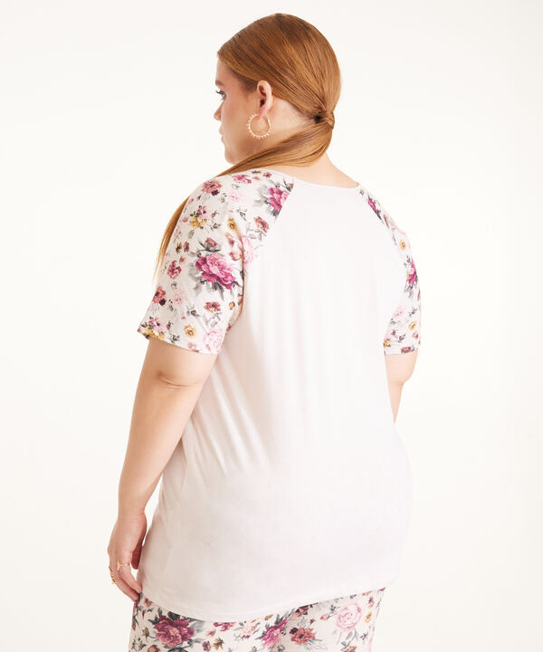 Camiseta Unicolor Cuello Redondo Con Mangas Ranglan Estampadas