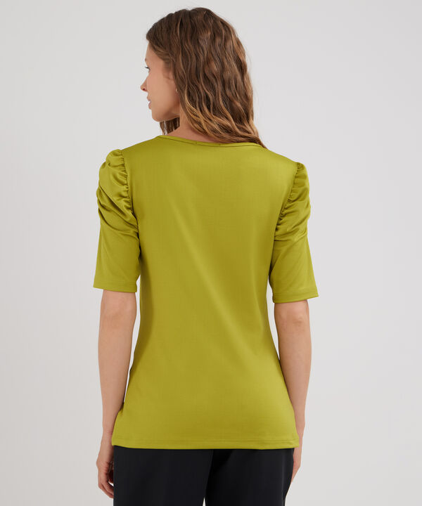 Camiseta Unicolor Escote Redondo Con Ruche