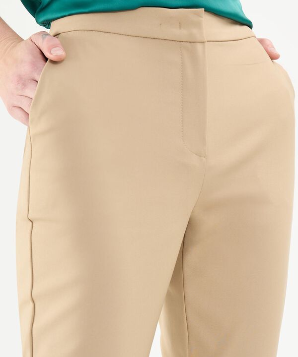 Pantalón Casual image number null