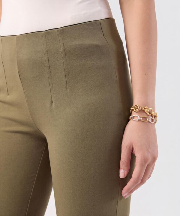 Pantal&oacute;n Bota Campana con Pinzas Mujer