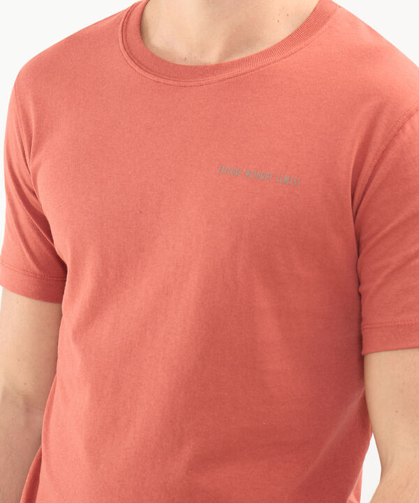 Camiseta Estampado en Relieve