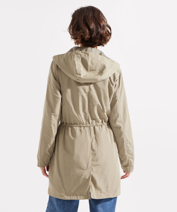 Parka Impermeable con Bolsillos