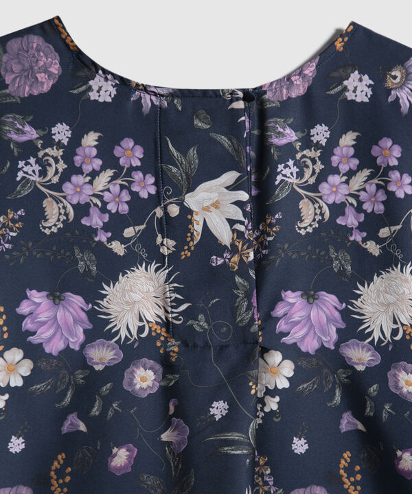 Blusa Estampada Fluida image number null