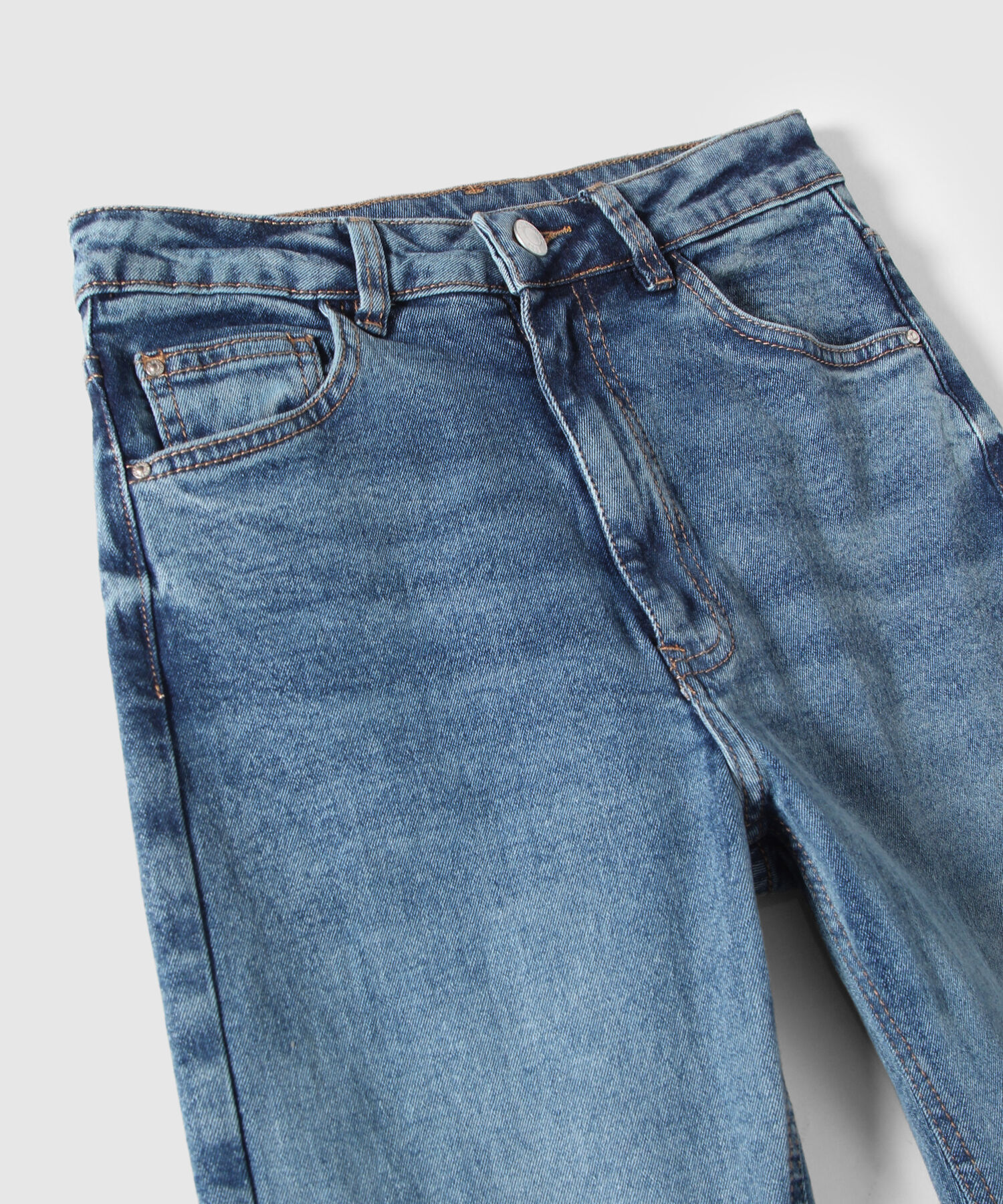 Jean Bootcut Tono Azul Medio