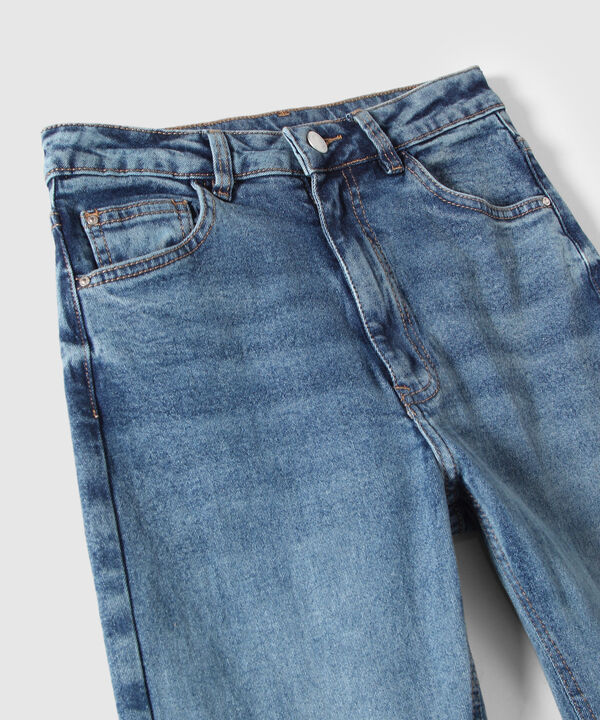 Jean Bootcut Tono Azul Medio