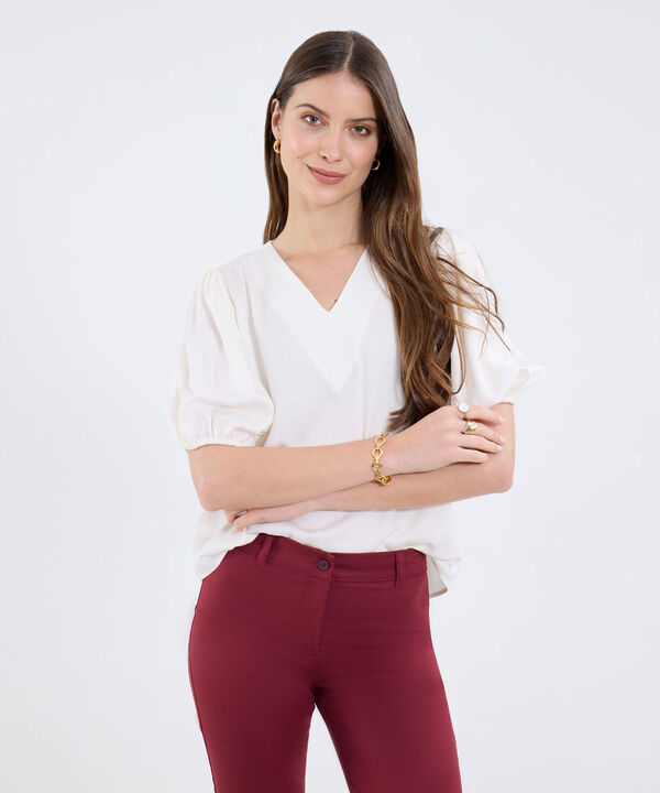 Blusa Unicolor Con Detalle image number null