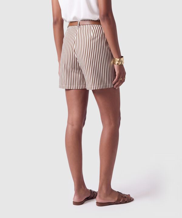 Bermuda Estilo Sastrero Con Cintur&oacute;n Mujer