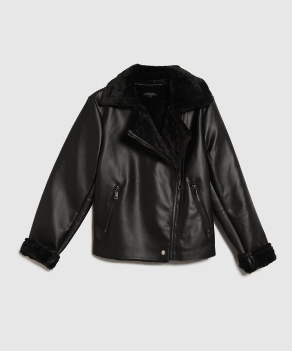 Chaqueta Con Pelo En Mangas Y Cuello Tipo Biker