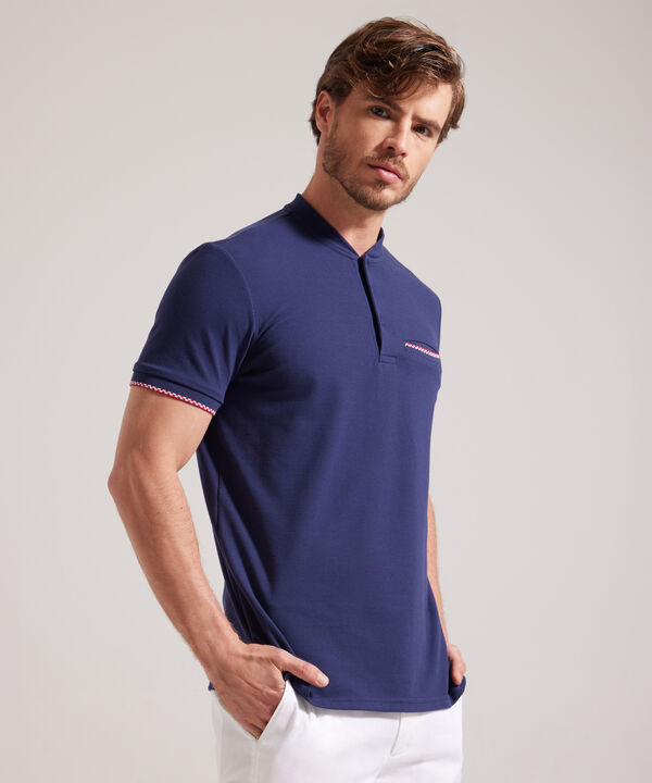 Polo Cuello Mao, Bolsillo Tejido. Slim Fit