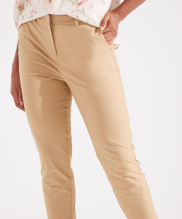 Pantalón Capri Con Bolsillos