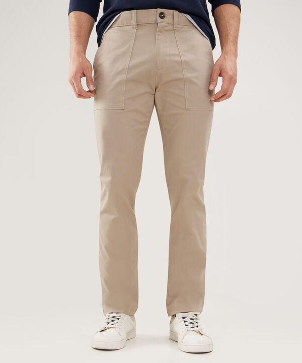 Pantalón Moda Unicolor Con Bolsillos, Silueta Regular Fit, Safari Soft Línea Moda