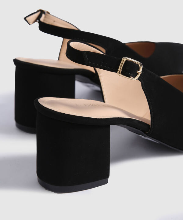 Tacones image number null