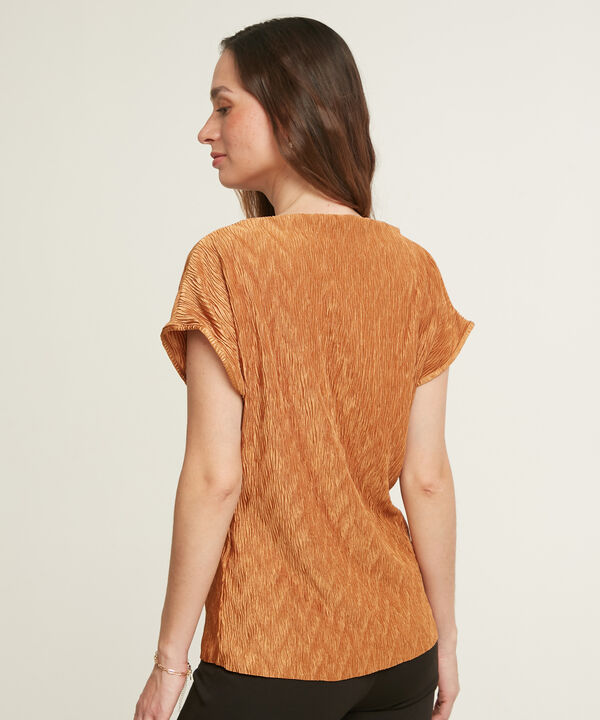 Blusa Plisada Manga Sisa, Cuello Redondo Y Silueta Holgada