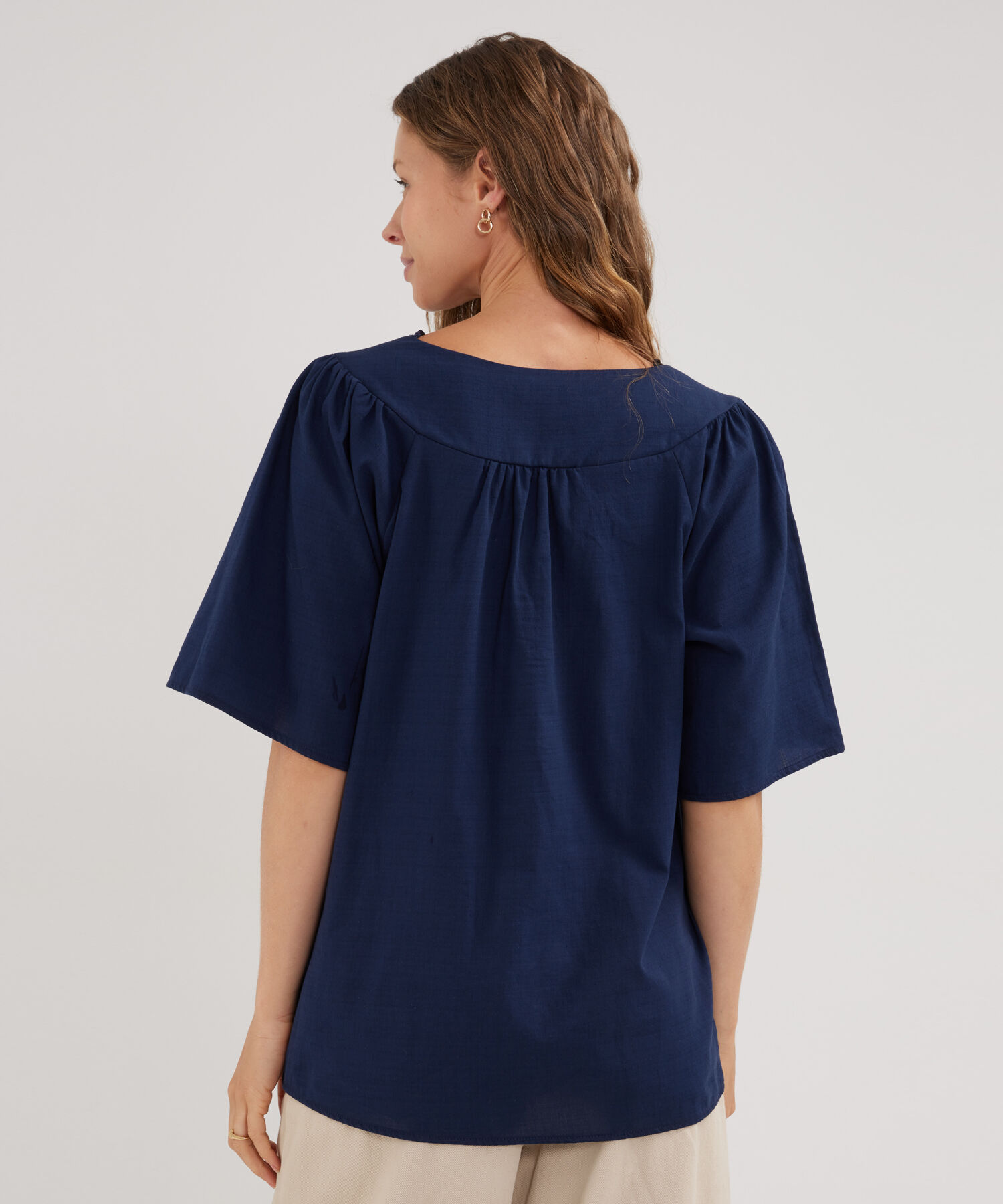 Blusa Unicolor, Escote Herradura