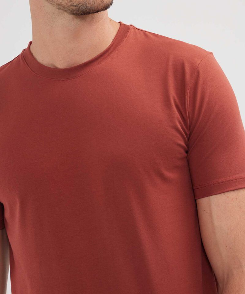 Camiseta Slim Cuello Redodno Manga Corta