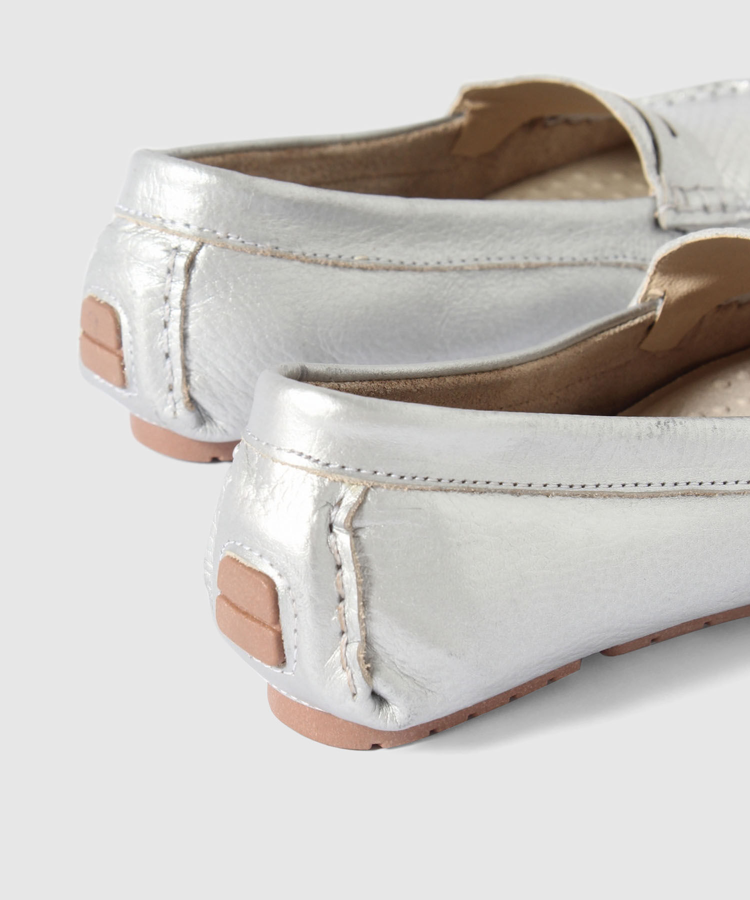 Mocasines con Detalle de Escamas