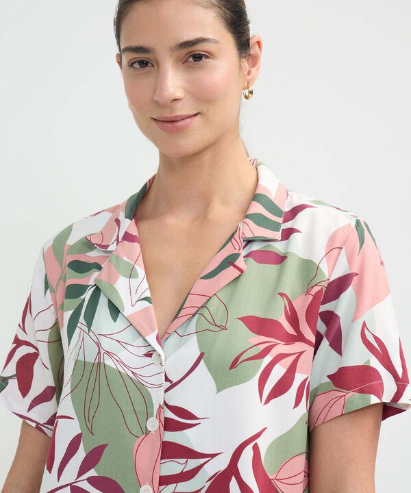 Conjunto de Pijama Estampado de Hojas image number null