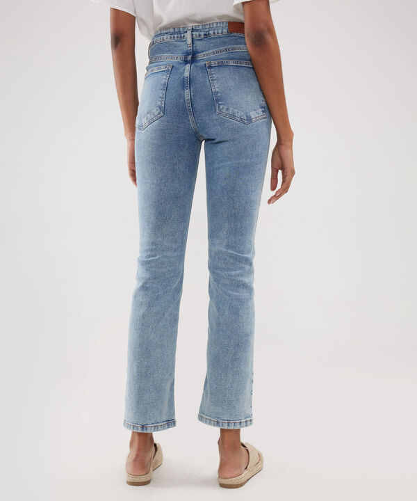 Jean Straight Tono Azul Claro