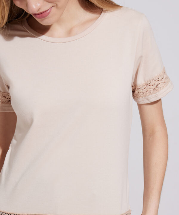 Camiseta Unicolor Manga Corta, Cuello Redondo Con Detalle Encaje