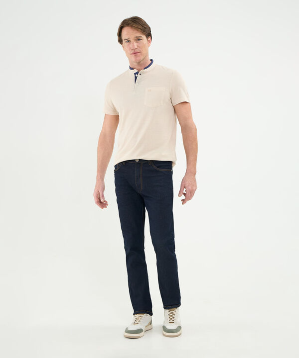 Polo Unicolor Con Textura Cuello Mao image number null