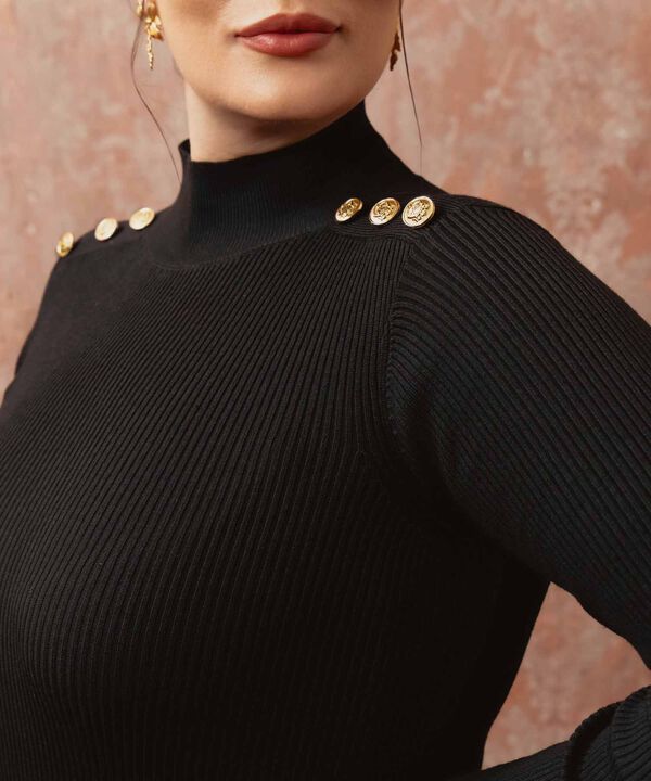 Vestido Unicolor Con Detalle En Hombros  image number null