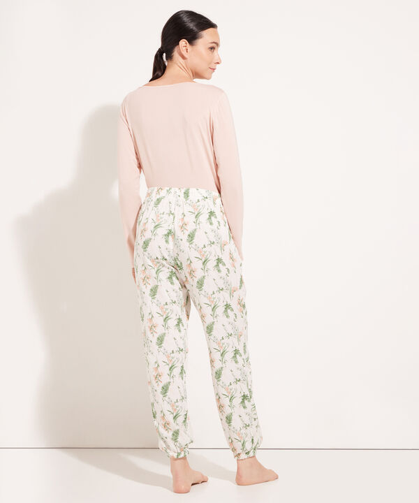 Pijama Camiseta Manga Larga Cuello V Unicolor Y Pantalón Plano Estampado