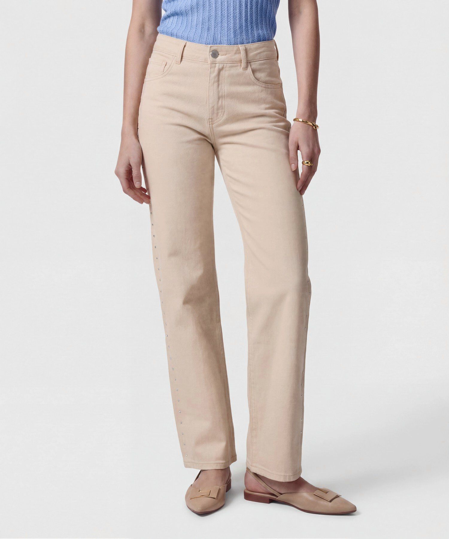 Jeans Rectos Con Piedras Laterales Mujer