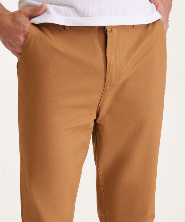 Pantalon Unicolor Chino Con El&aacute;stico En Pretina