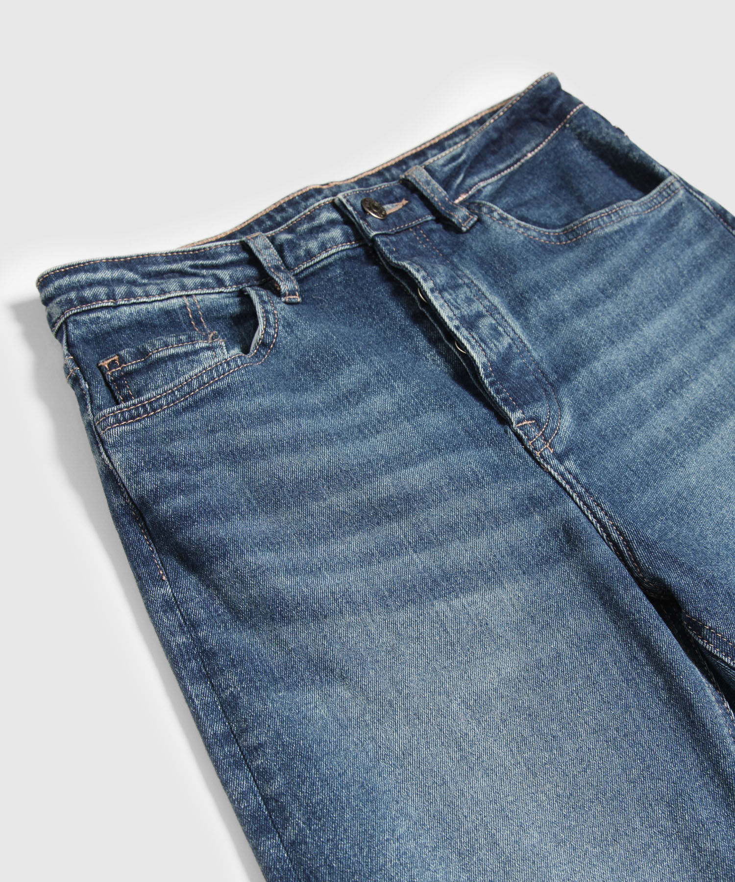 Jean Straight Fit  Tono Azul Medio