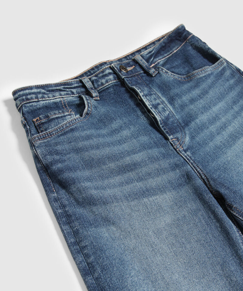 Jean Straight Fit  Tono Azul Medio