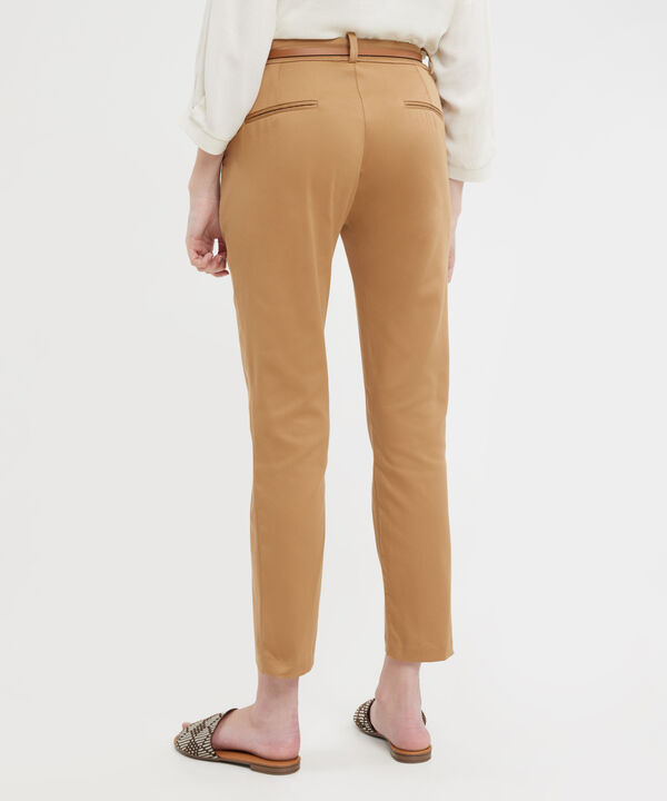 Pantalon Basico Bolsillos Diagonal